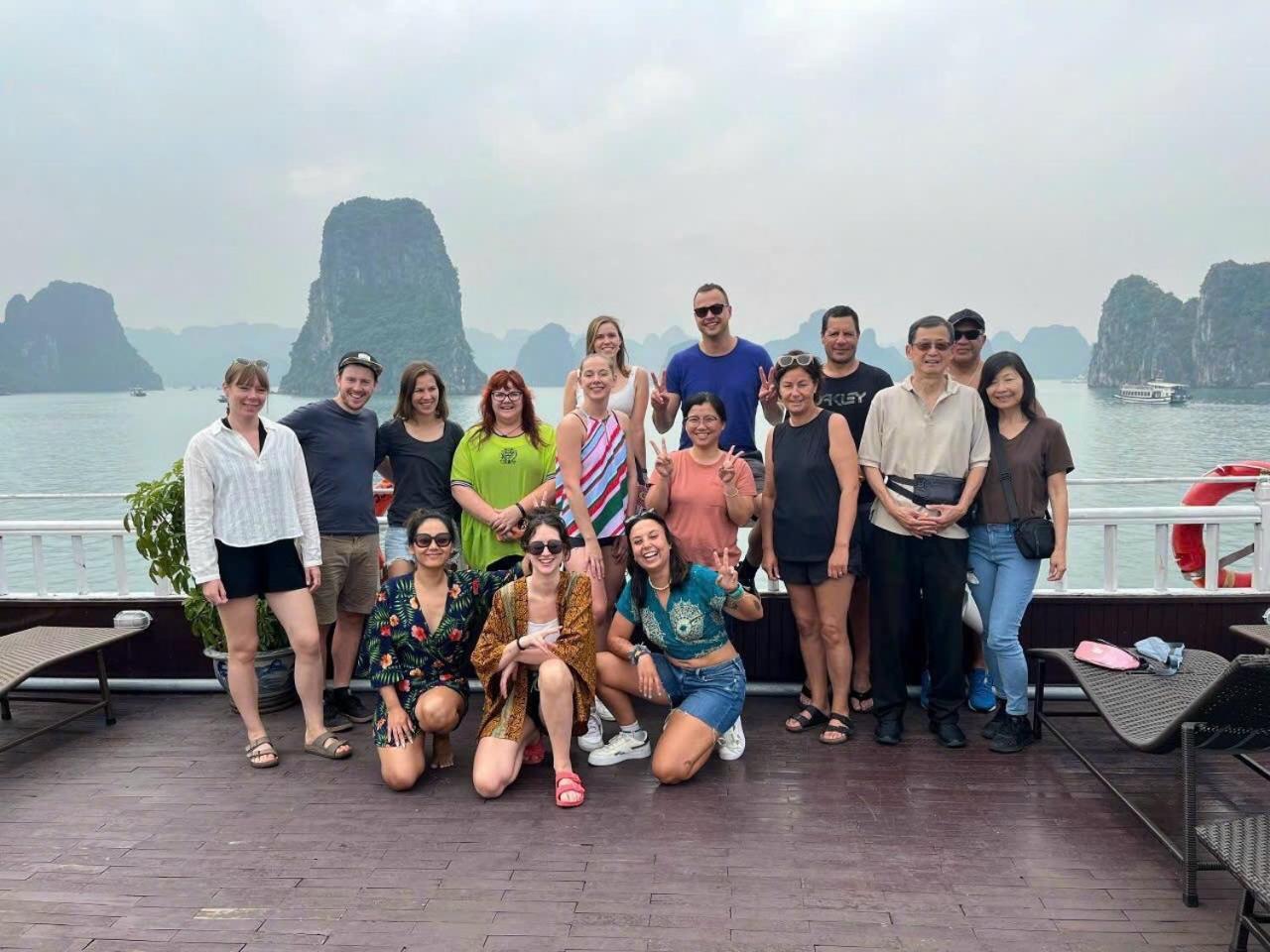 De Charm Ha Long Hotel Экстерьер фото